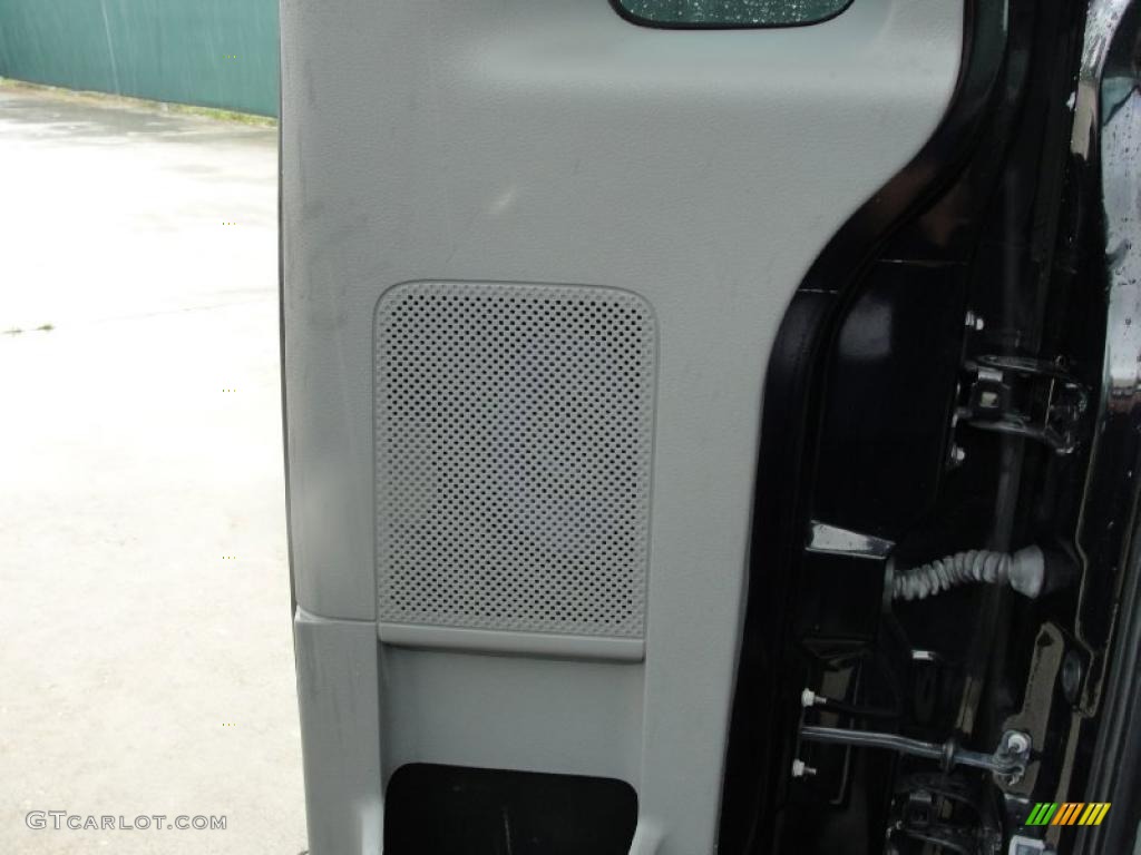 2004 F150 XL Regular Cab - Black / Dark Flint photo #34
