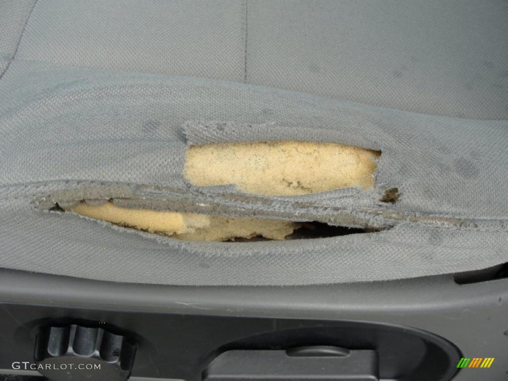 2004 F150 XL Regular Cab - Black / Dark Flint photo #42