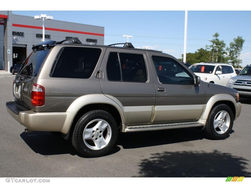 2002 QX4 4x4 - Bronze Metallic / Stone Beige photo #2