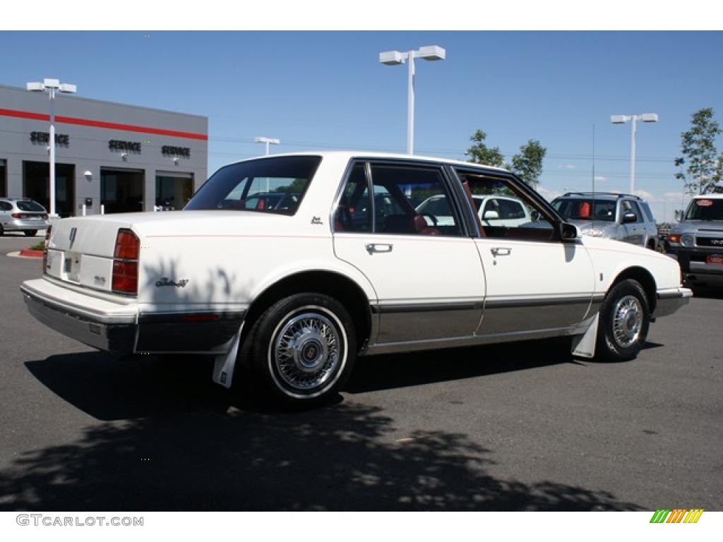1987 Delta 88 Royal Brougham - White / Dark Red photo #2