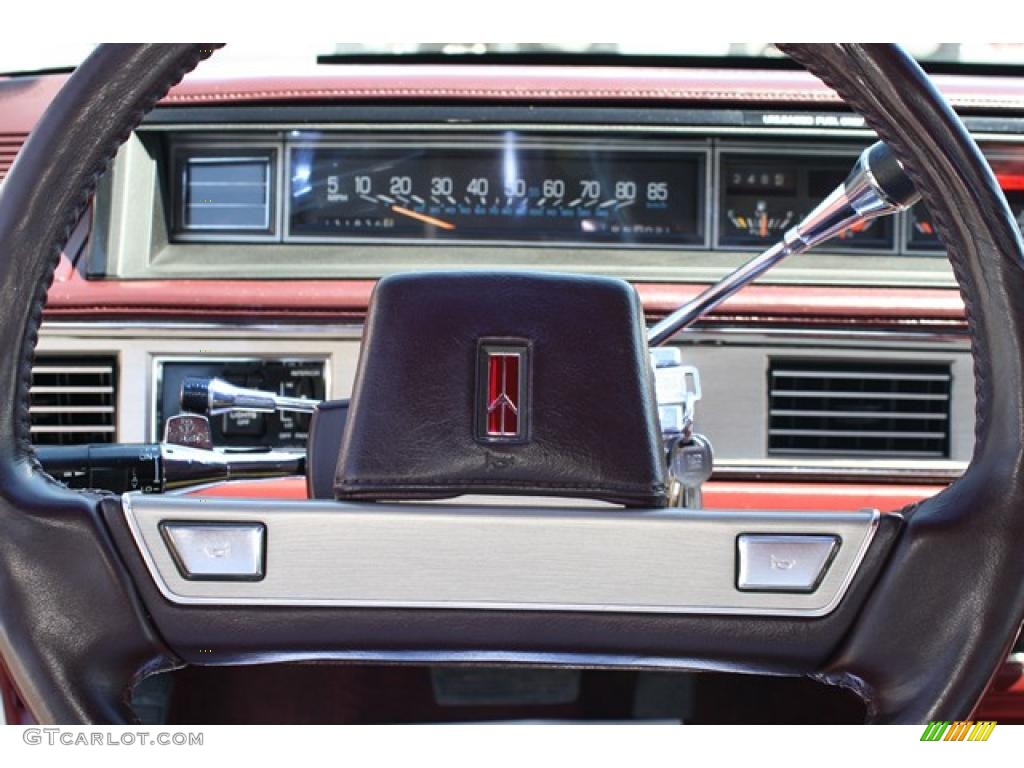 1987 Delta 88 Royal Brougham - White / Dark Red photo #15