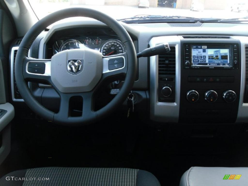 2011 Ram 1500 Big Horn Crew Cab 4x4 - Bright Silver Metallic / Dark Slate Gray/Medium Graystone photo #17