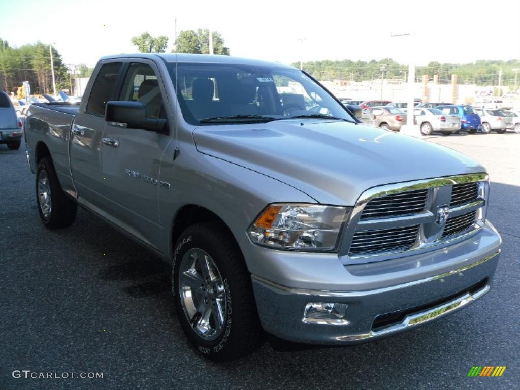 2011 Ram 1500 Big Horn Quad Cab - Bright Silver Metallic / Dark Slate Gray/Medium Graystone photo #5