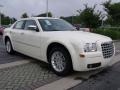 Cool Vanilla White - 300 Touring Photo No. 4