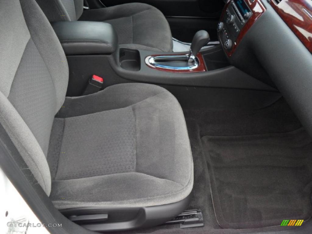 2006 Impala LT - White / Ebony Black photo #20