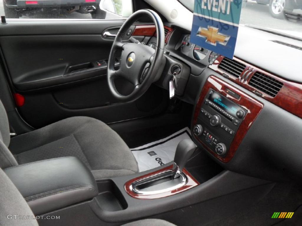 2006 Impala LT - White / Ebony Black photo #21