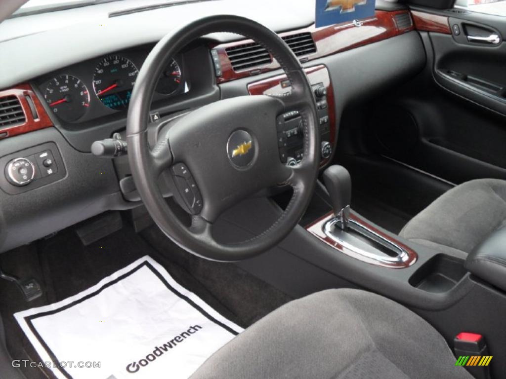 2006 Impala LT - White / Ebony Black photo #27