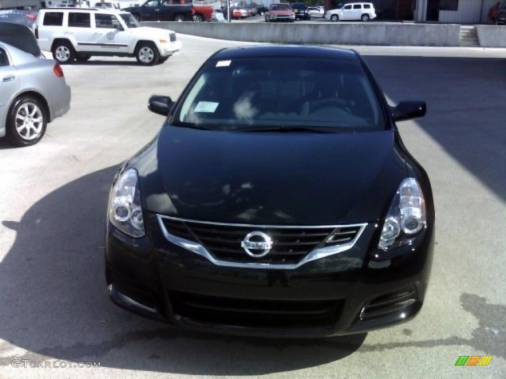 2010 Altima 2.5 S Coupe - Super Black / Charcoal photo #2