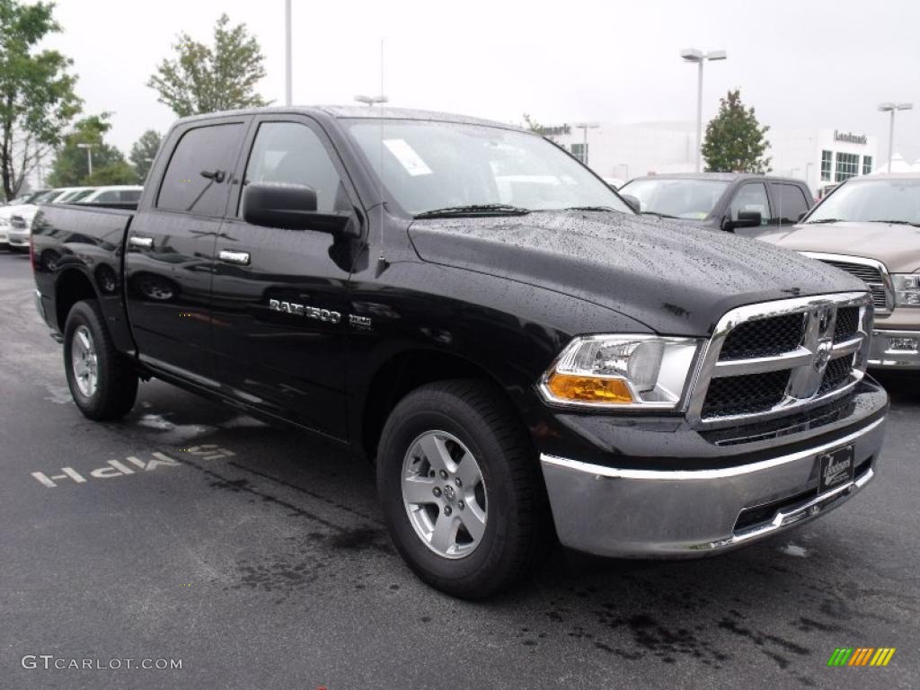 2011 Ram 1500 SLT Crew Cab 4x4 - Brilliant Black Crystal Pearl / Dark Slate Gray photo #4