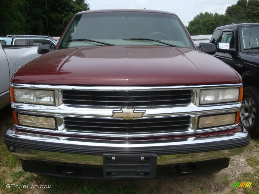 1998 Suburban K1500 4x4 - Dark Carmine Red Metallic / Gray photo #2