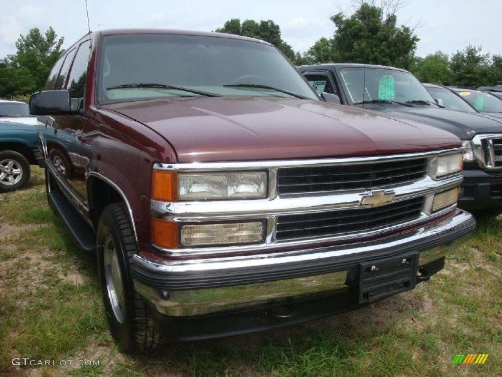 1998 Suburban K1500 4x4 - Dark Carmine Red Metallic / Gray photo #5