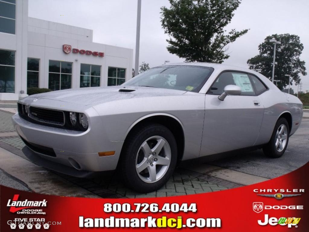 2010 Challenger SE - Bright Silver Metallic / Dark Slate Gray photo #1