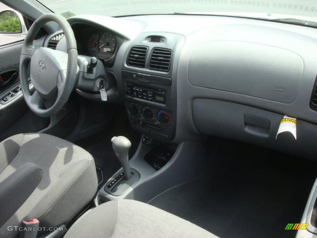 2003 Accent GL Sedan - Silver Mist Metallic / Gray photo #13