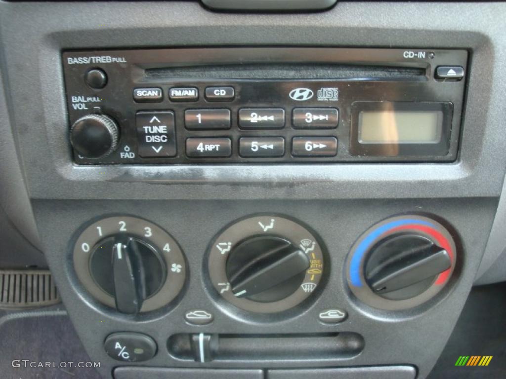 2003 Accent GL Sedan - Silver Mist Metallic / Gray photo #14