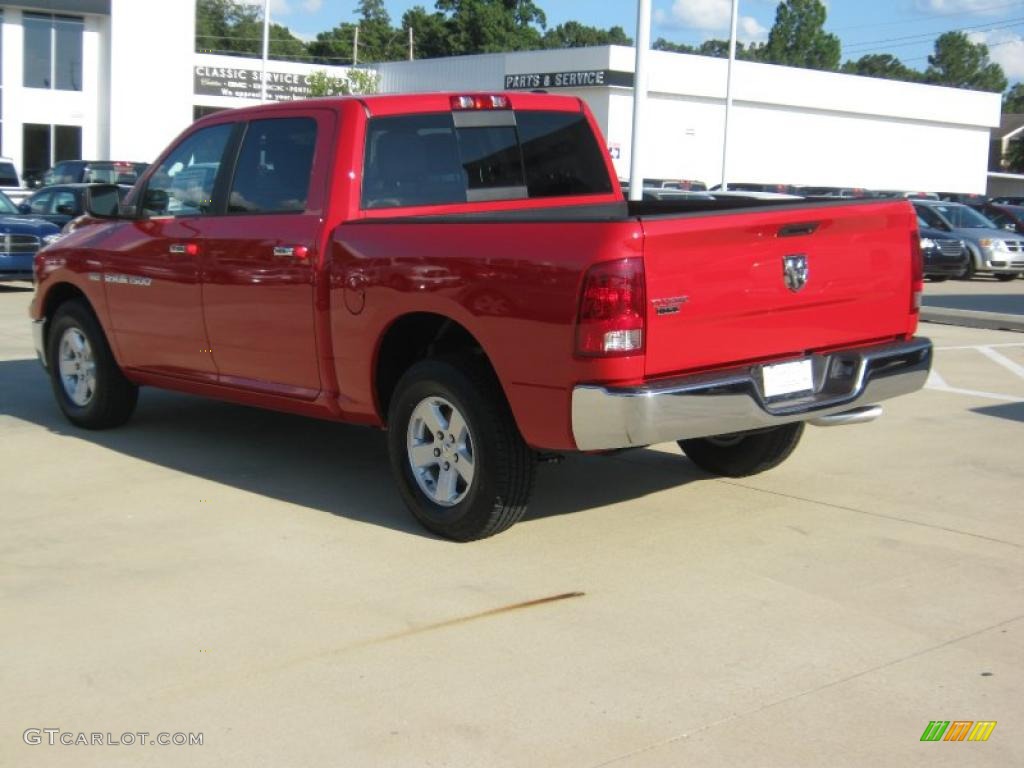 2011 Ram 1500 SLT Crew Cab - Flame Red / Dark Slate Gray/Medium Graystone photo #3