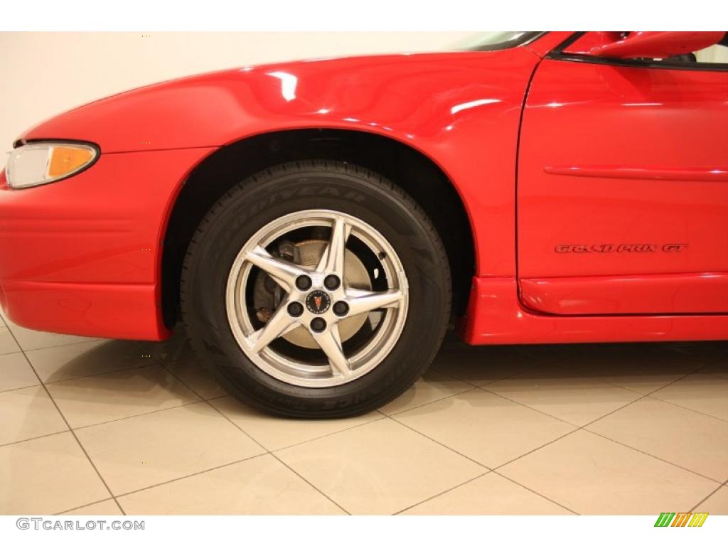 2002 Grand Prix GT Sedan - Bright Red / Graphite photo #18