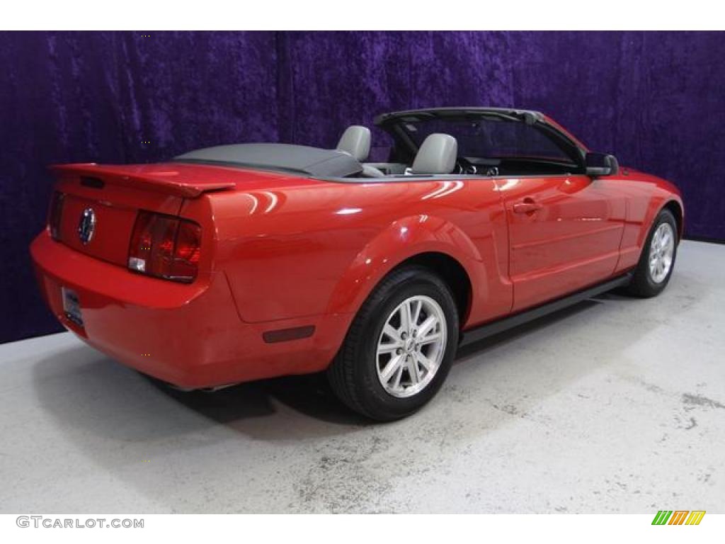 2007 Mustang V6 Premium Convertible - Torch Red / Light Graphite photo #26
