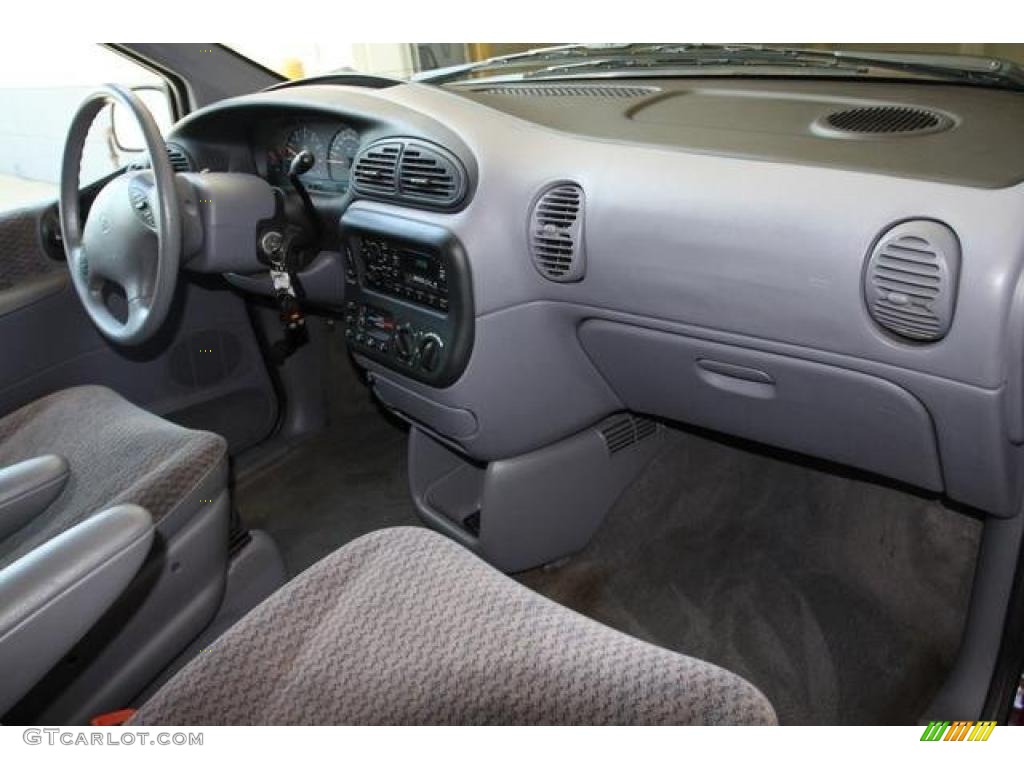 1998 Grand Voyager SE - Deep Cranberry Pearl / Silver Fern photo #10