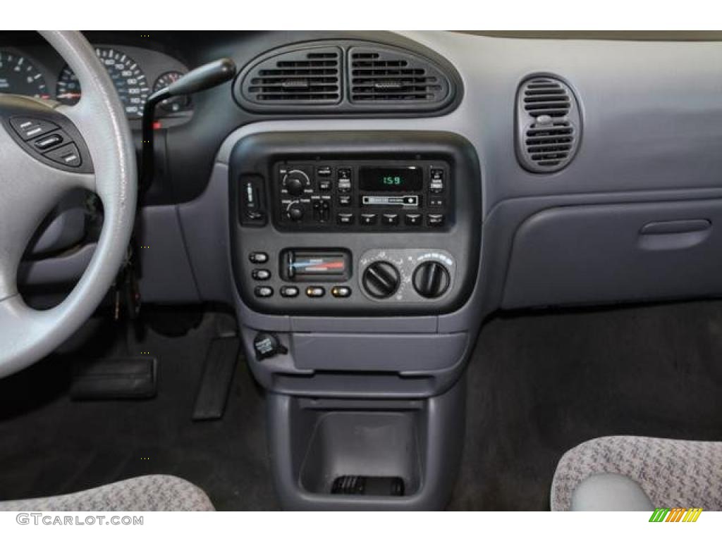 1998 Grand Voyager SE - Deep Cranberry Pearl / Silver Fern photo #21