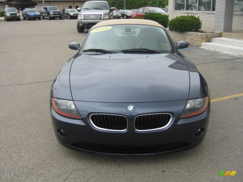 2004 Z4 2.5i Roadster - Toledo Blue Metallic / Beige photo #8