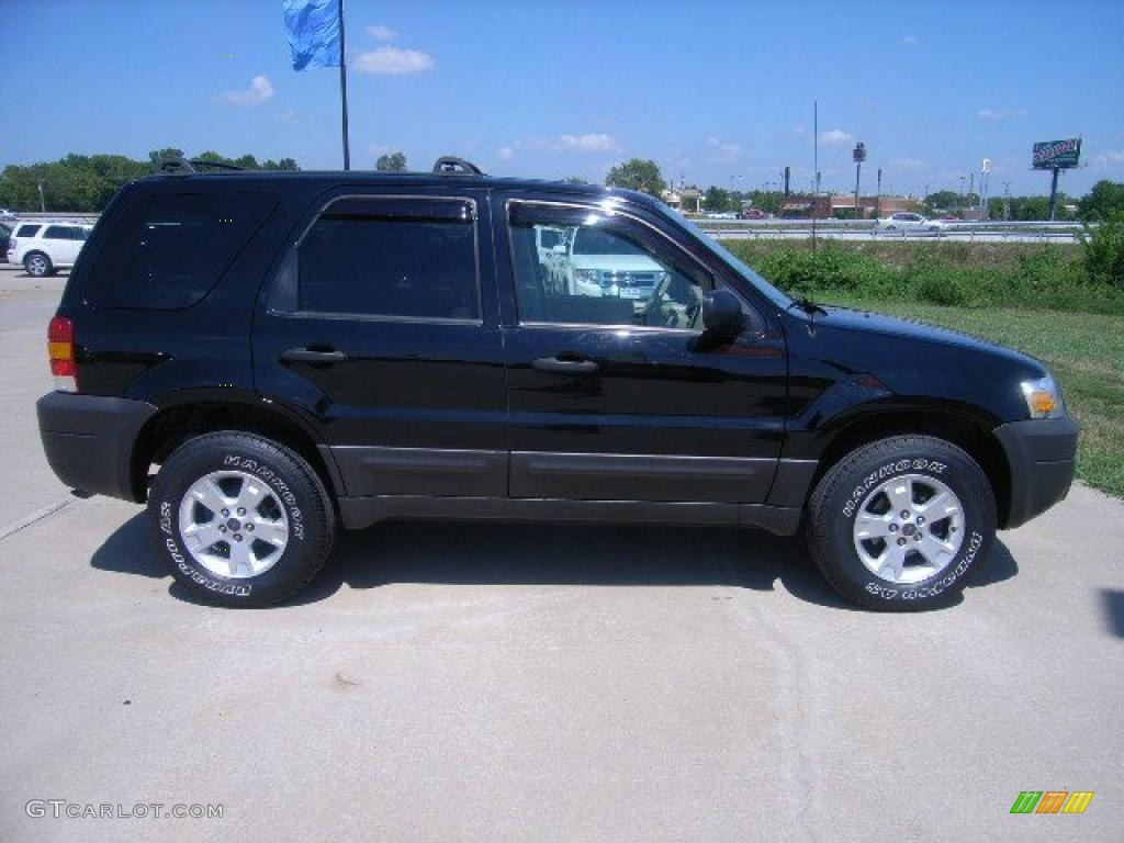 2006 Escape XLT V6 - Black / Medium/Dark Pebble photo #2