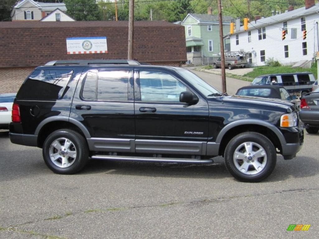 2005 Explorer XLT 4x4 - Black / Graphite photo #4