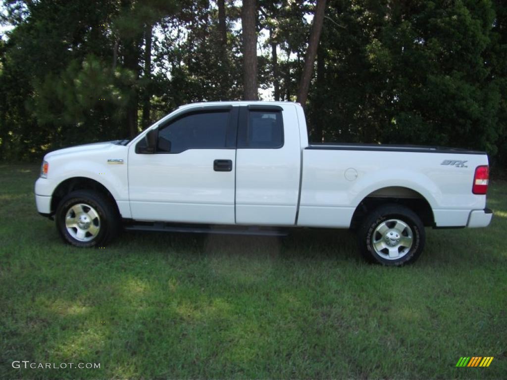 2006 F150 STX SuperCab 4x4 - Oxford White / Medium Flint photo #2