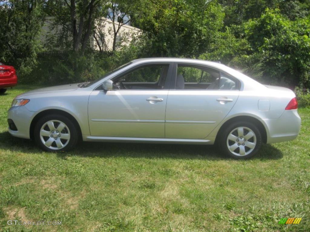 2010 Optima LX - Bright Silver / Gray photo #16