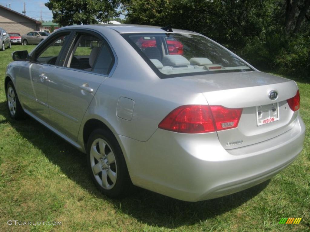 2010 Optima LX - Bright Silver / Gray photo #17