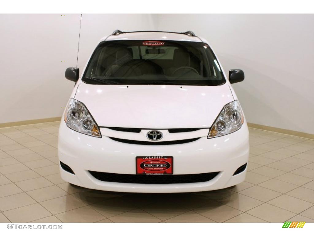2010 Sienna LE - Super White / Taupe photo #2