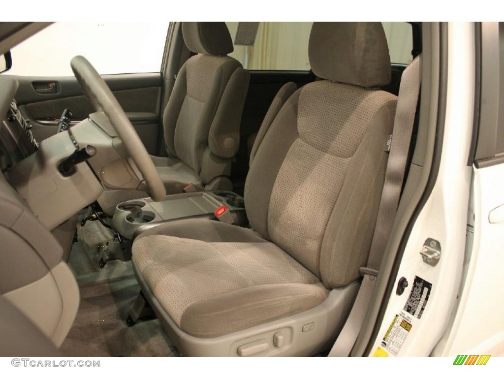 2010 Sienna LE - Super White / Taupe photo #10