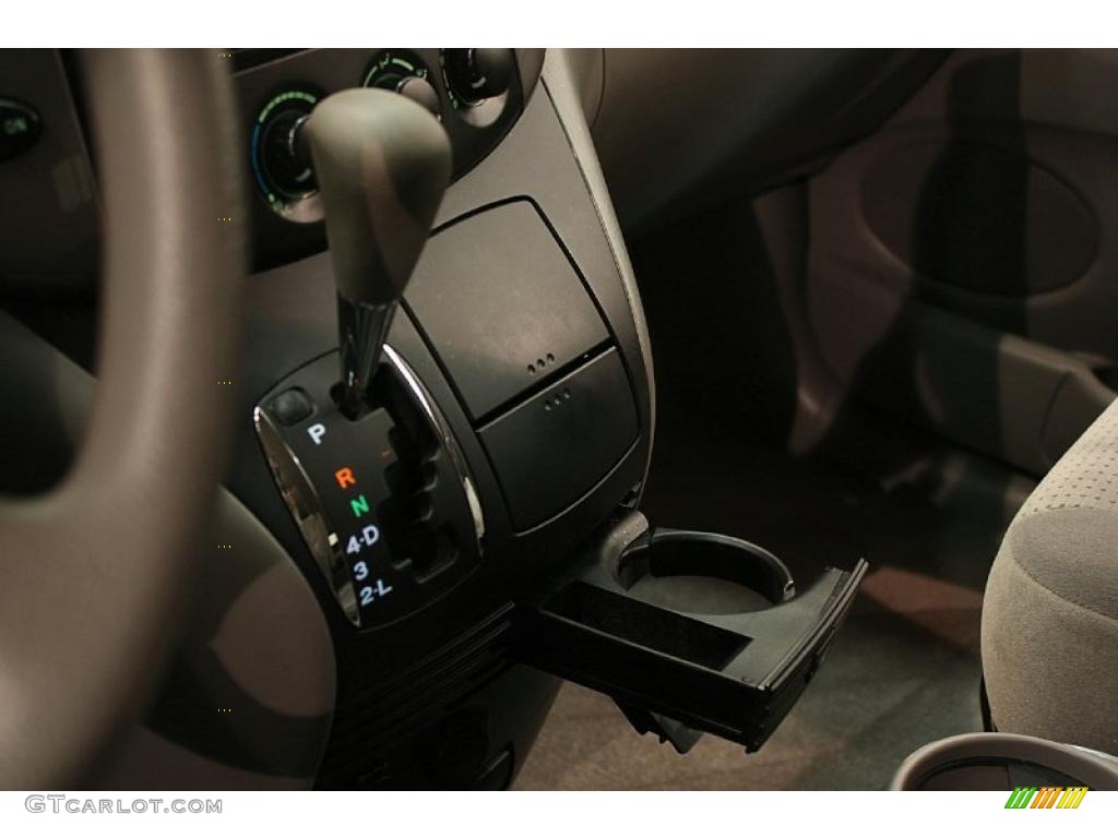 2010 Sienna LE - Super White / Taupe photo #15