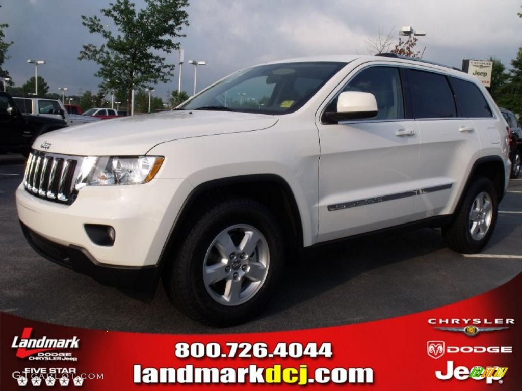 Stone White Jeep Grand Cherokee