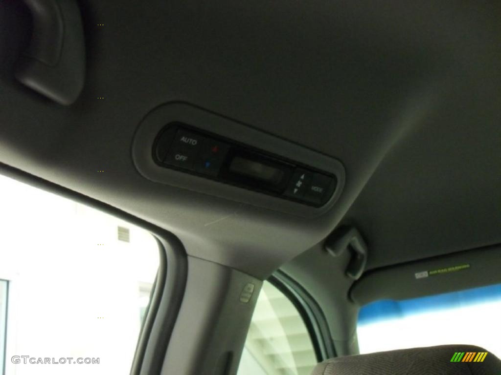 2010 Odyssey EX - Alabaster Silver Metallic / Gray photo #16