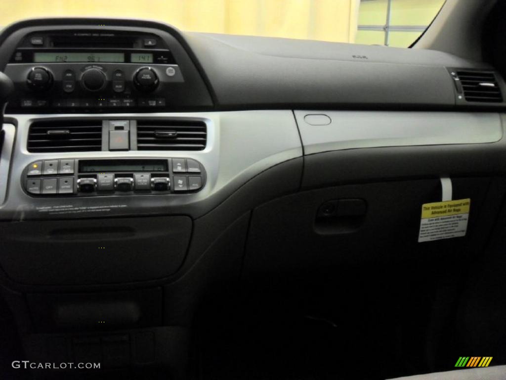 2010 Odyssey EX - Alabaster Silver Metallic / Gray photo #18