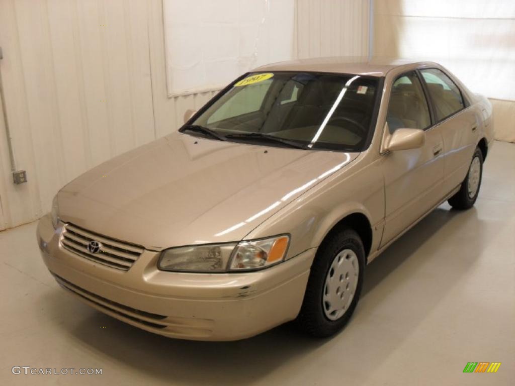 1997 Camry LE - Cashmere Beige Metallic / Beige photo #1