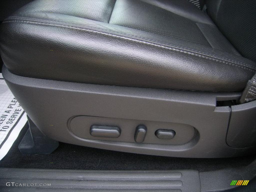 2010 Mountaineer V6 AWD - Brilliant Silver Metallic / Charcoal Black photo #34