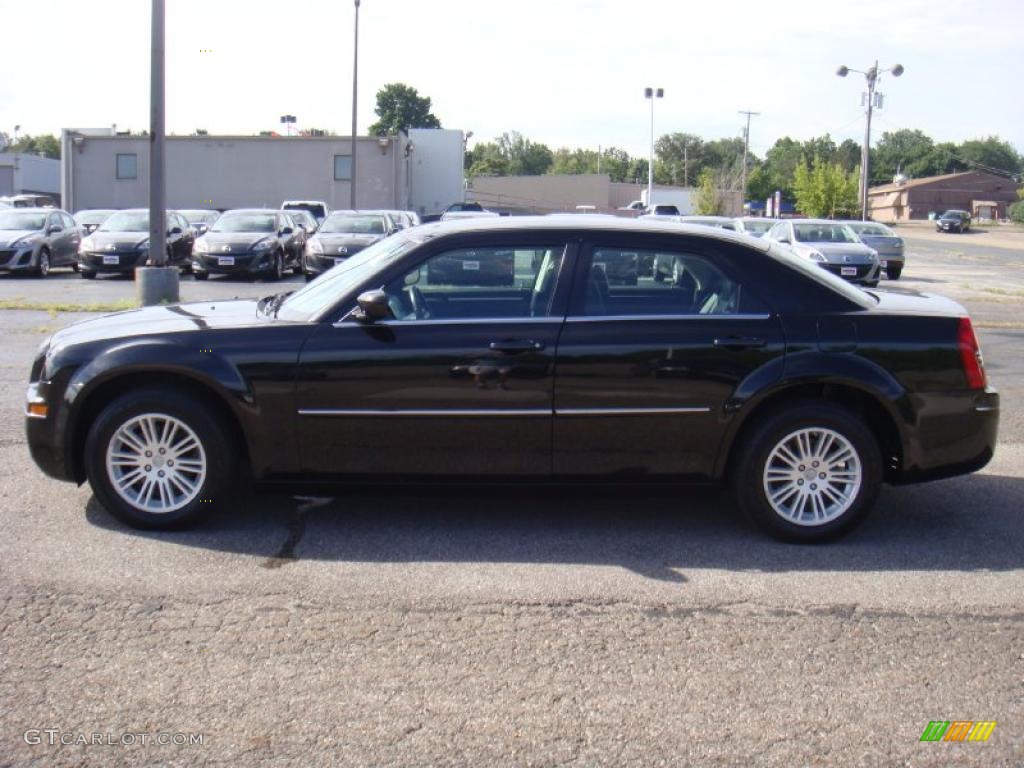 Brilliant Black Chrysler 300