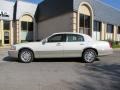 2004 Vibrant White Lincoln Town Car Ultimate  photo #4