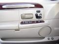 2004 Vibrant White Lincoln Town Car Ultimate  photo #12