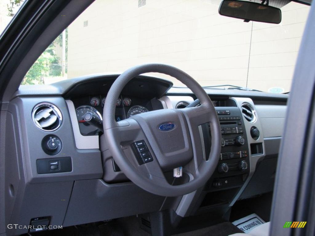 2010 F150 XLT SuperCab - Dark Blue Pearl Metallic / Medium Stone photo #13