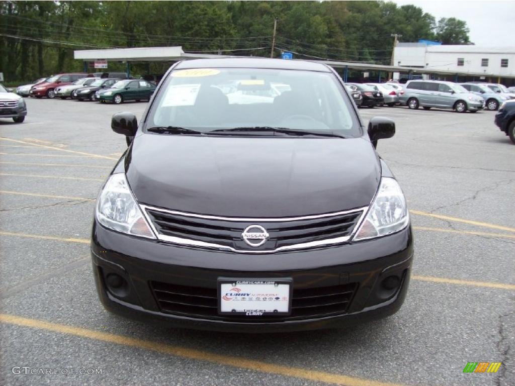 2010 Versa 1.8 S Hatchback - Espresso Black / Charcoal photo #3