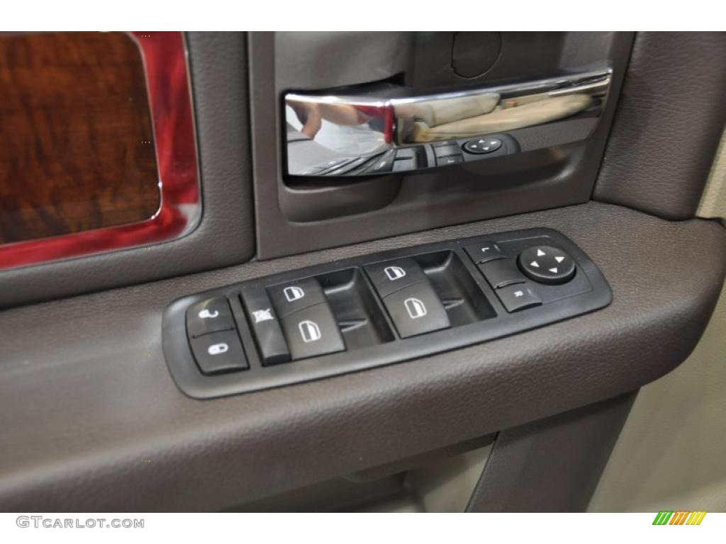 2011 Ram 1500 Laramie Crew Cab - Rugged Brown Pearl / Light Pebble Beige/Bark Brown photo #6