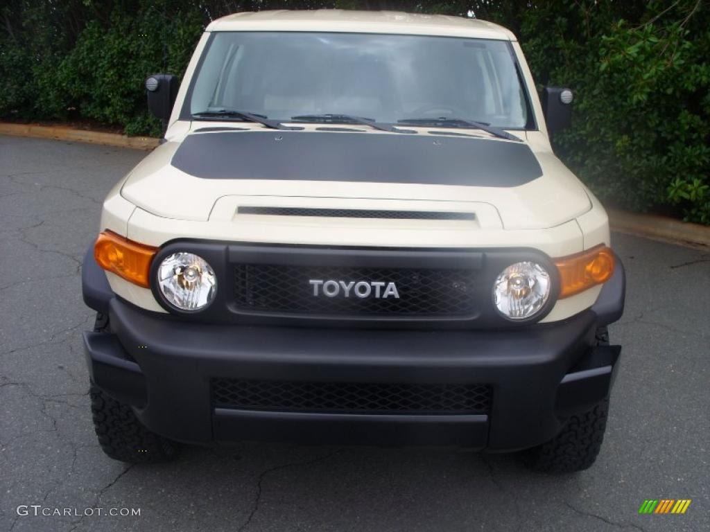 2010 FJ Cruiser Trail Teams Special Edition 4WD - Sandstorm / Dark Charcoal/Beige photo #3