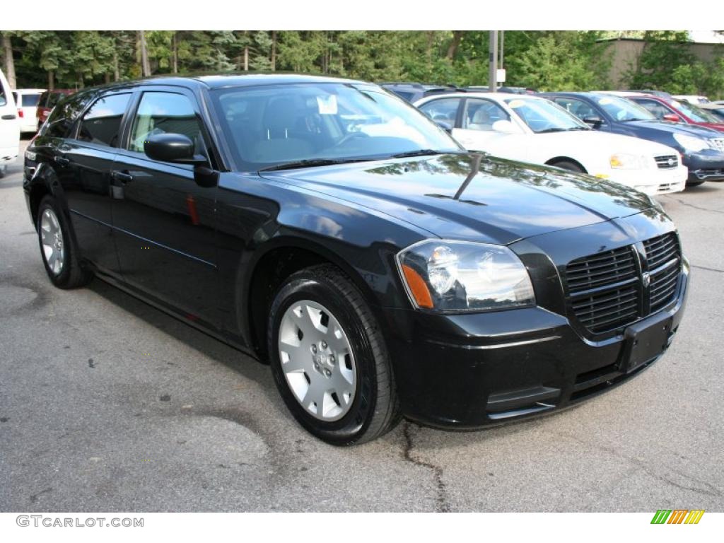 Brilliant Black Crystal Pearl Dodge Magnum