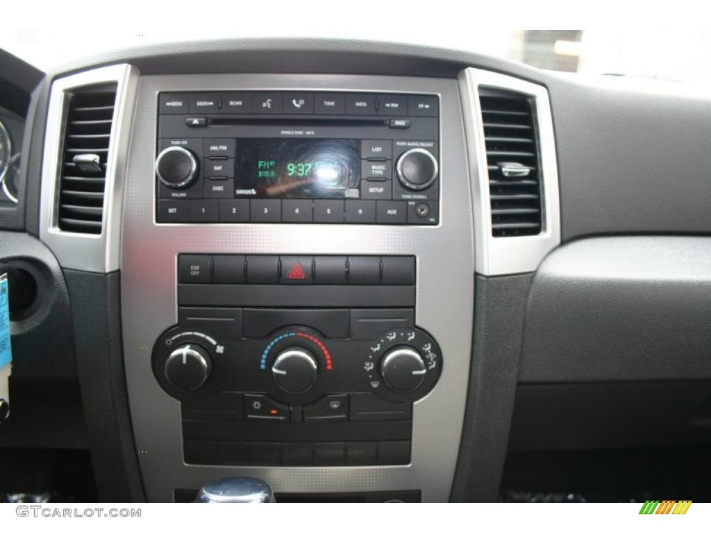 2008 Grand Cherokee Laredo 4x4 - Olive Green Metallic / Dark Slate Gray/Light Graystone photo #5