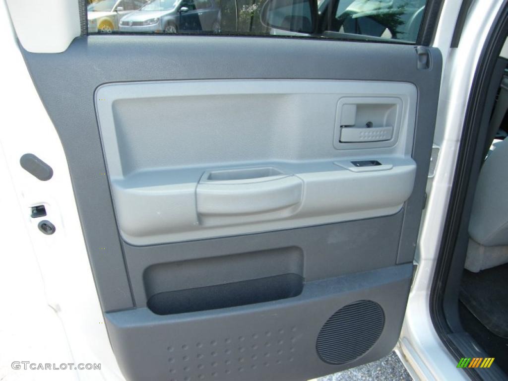 2010 Dakota Big Horn Crew Cab - Bright Silver Metallic / Dark Slate Gray/Medium Slate Gray photo #23