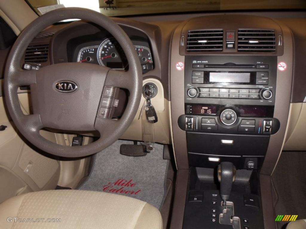 2009 Borrego LX V6 - Metal Bronze / Beige photo #14