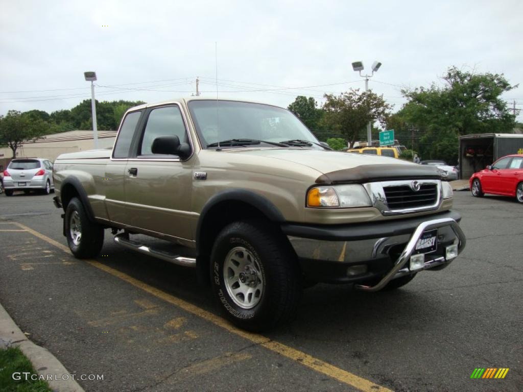 2000 B-Series Truck B4000 SE Extended Cab 4x4 - Harvest Gold Metallic / Tan photo #8