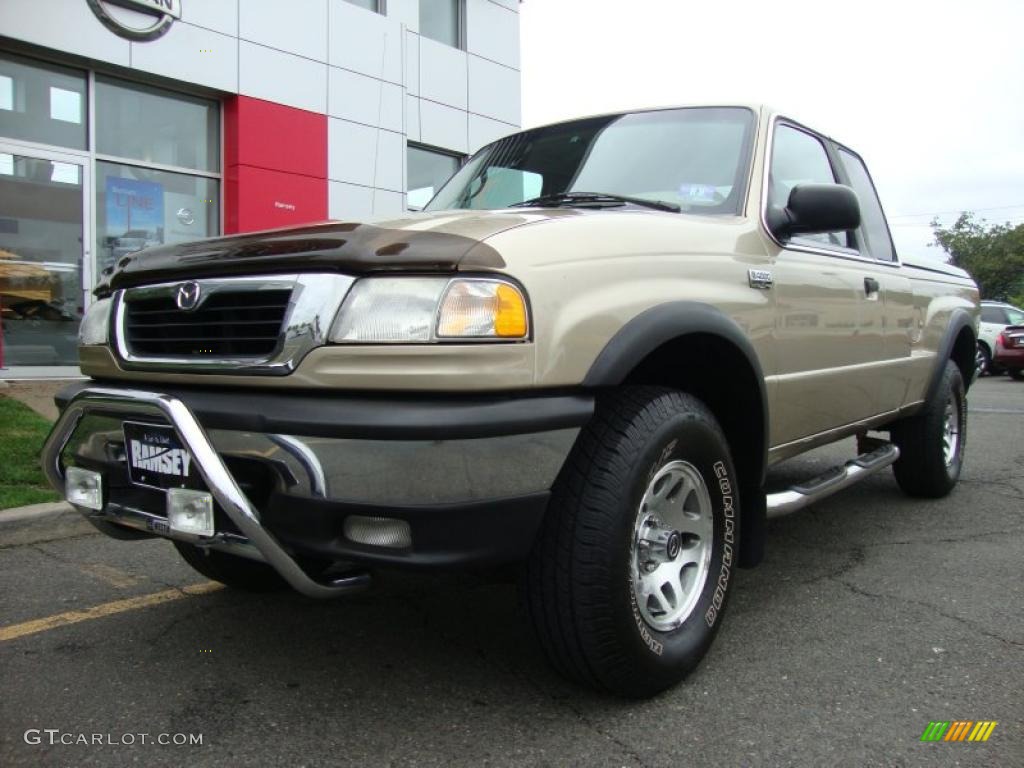 2000 B-Series Truck B4000 SE Extended Cab 4x4 - Harvest Gold Metallic / Tan photo #10